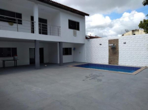 Linda casa com piscina